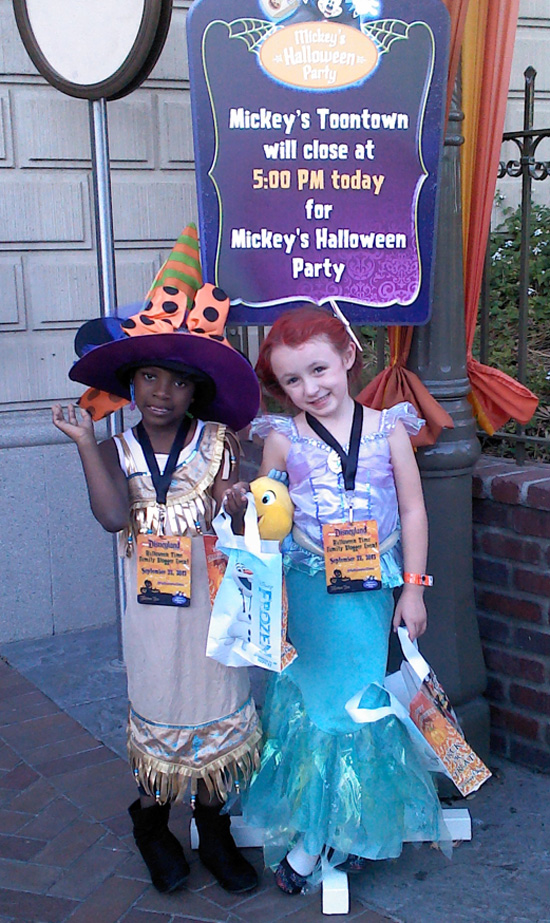 HalloweenTime_mickeys_party
