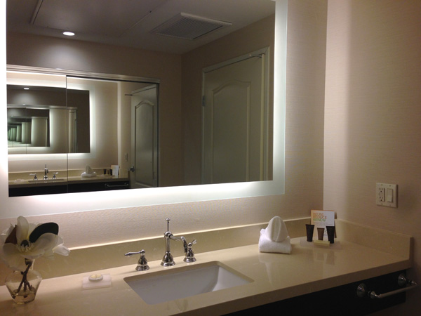 ayres-hotel-orange-bathroom