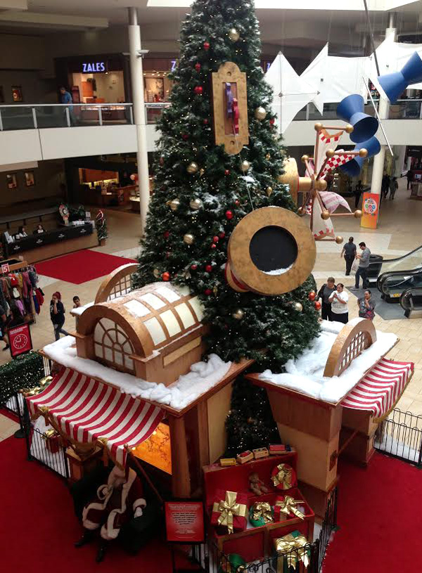 The Shops at Montebello, Los Angeles, Holiday Shopping, Gift Card Giveaway, Shopping deals, Santa pictures