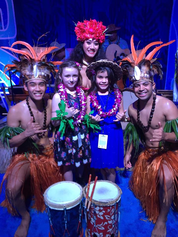 hawaiian performers