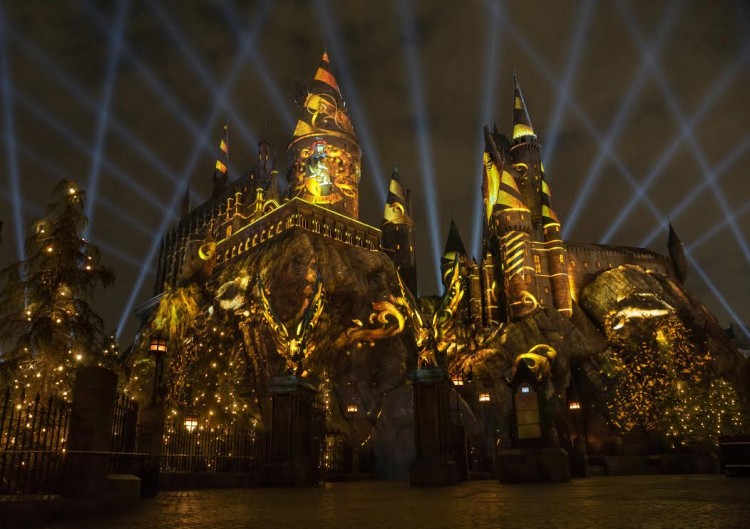 The Wizarding World of Harry Potter, The Nighttime Lights at Hogwarts Castle, universal studios hollywood,