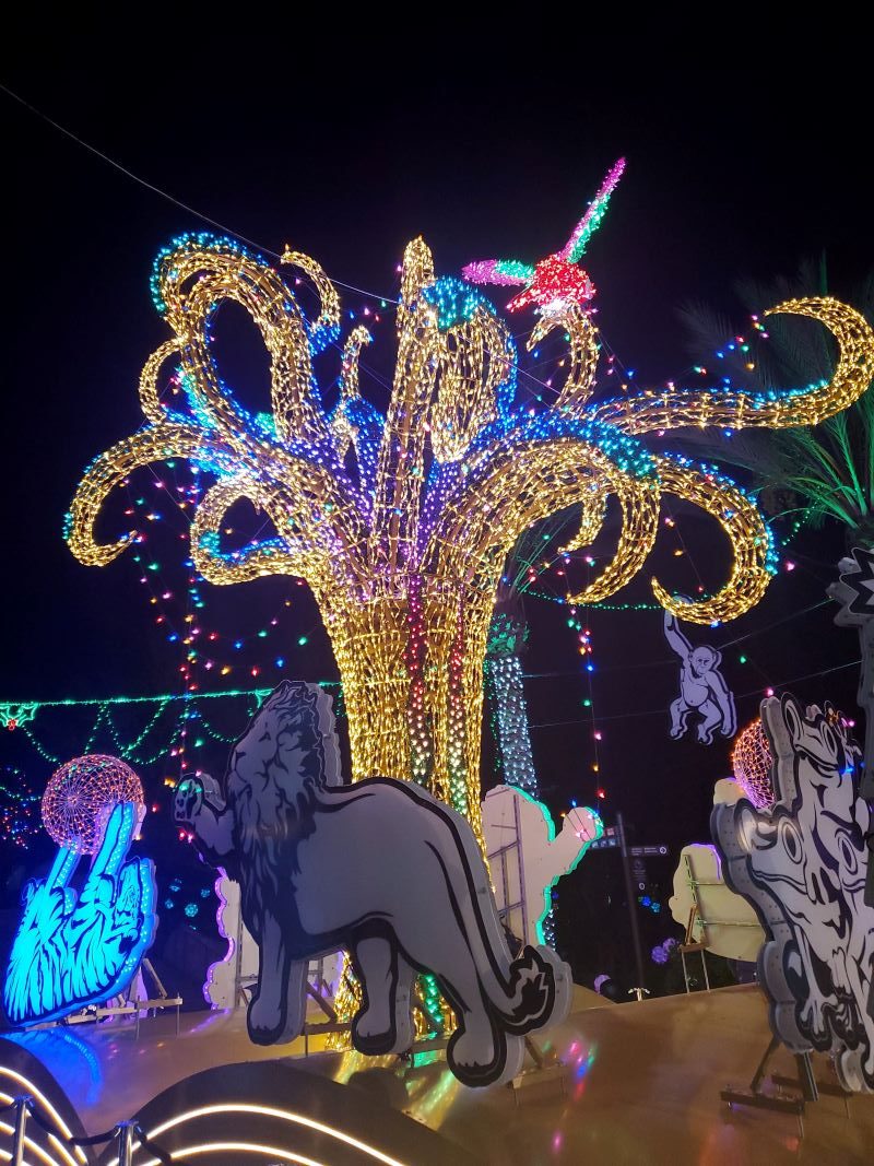 The LA Zoo Lights Shine Until January 5th 2020 That's It LA