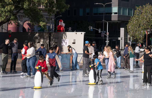 Holiday ice rink pershing square