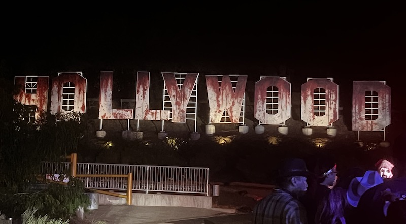moms night out halloween horror nights